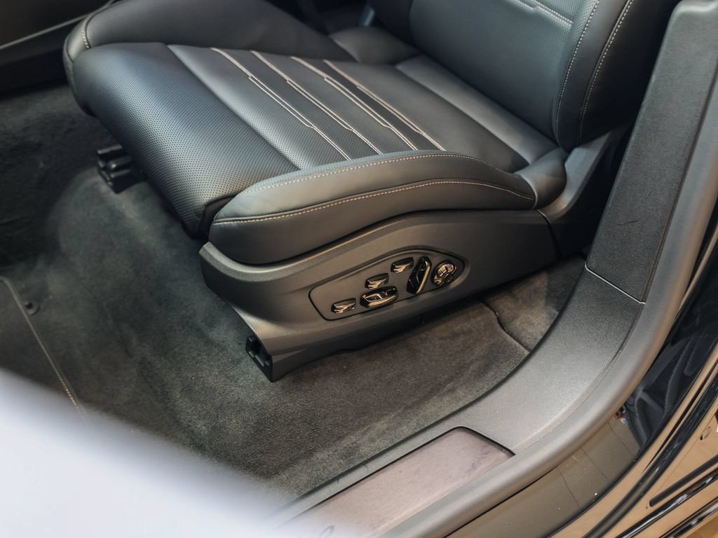 New 2026 Porsche Cayenne Turbo AWD/4WD image 15