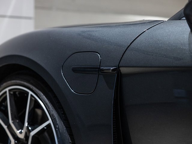 New 2025 Porsche Taycan image 20