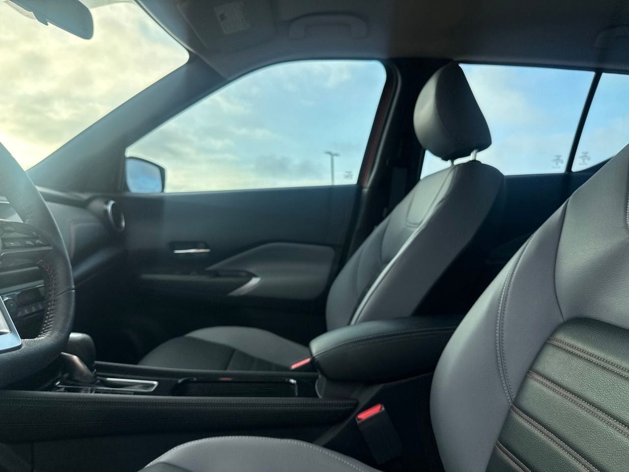 Used 2023 Nissan Kicks SR w/ SR Premium Package FWD image 35