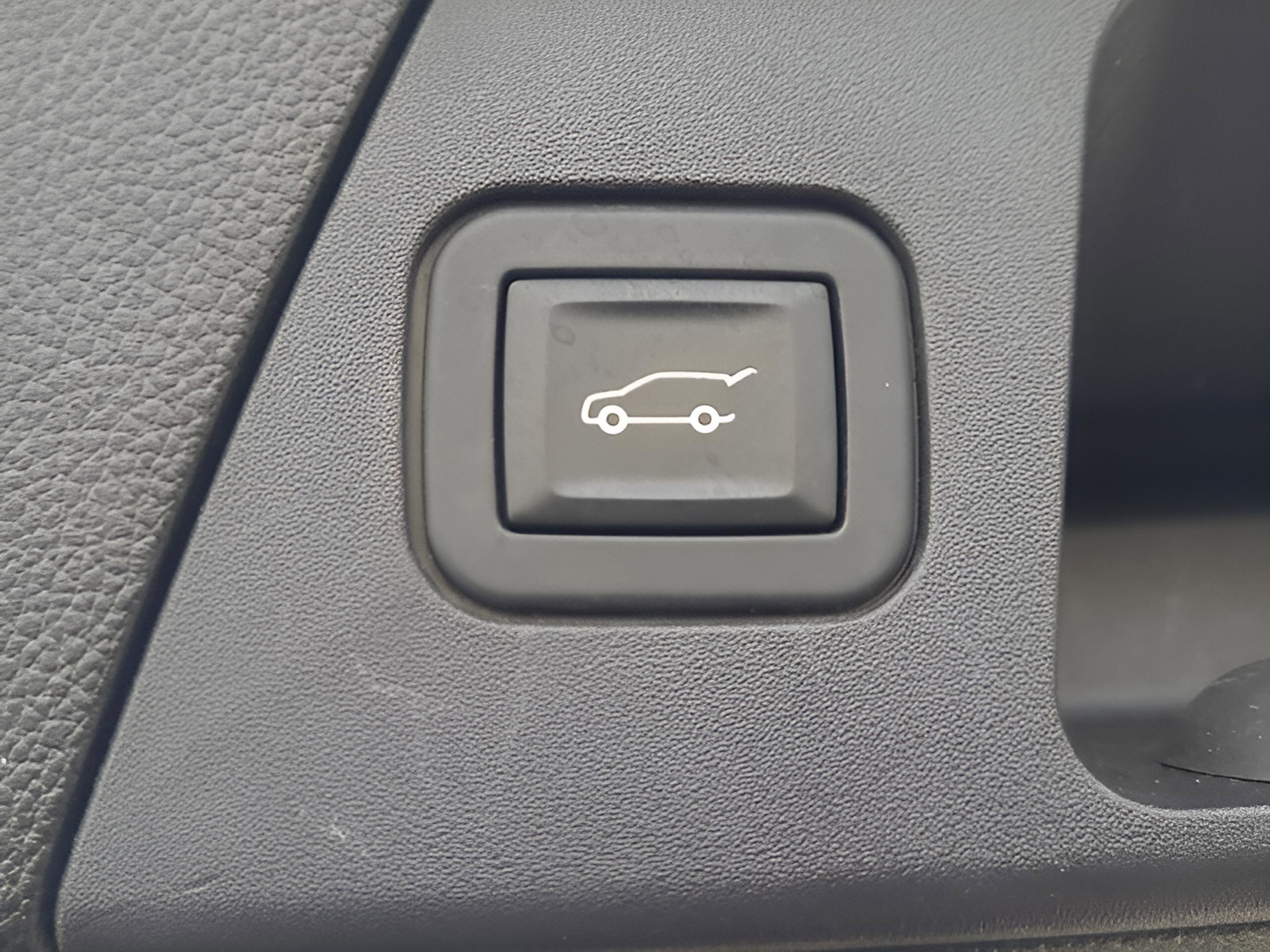 Used 2017 Buick Envision Essence image 29