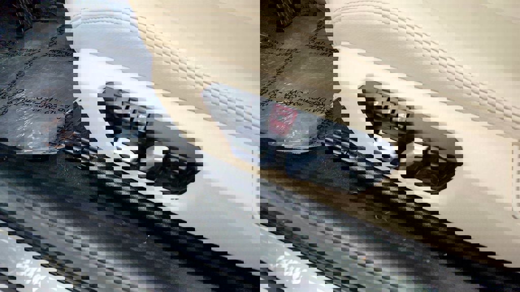 Used 2016 BMW 228i xDrive Convertible image 12