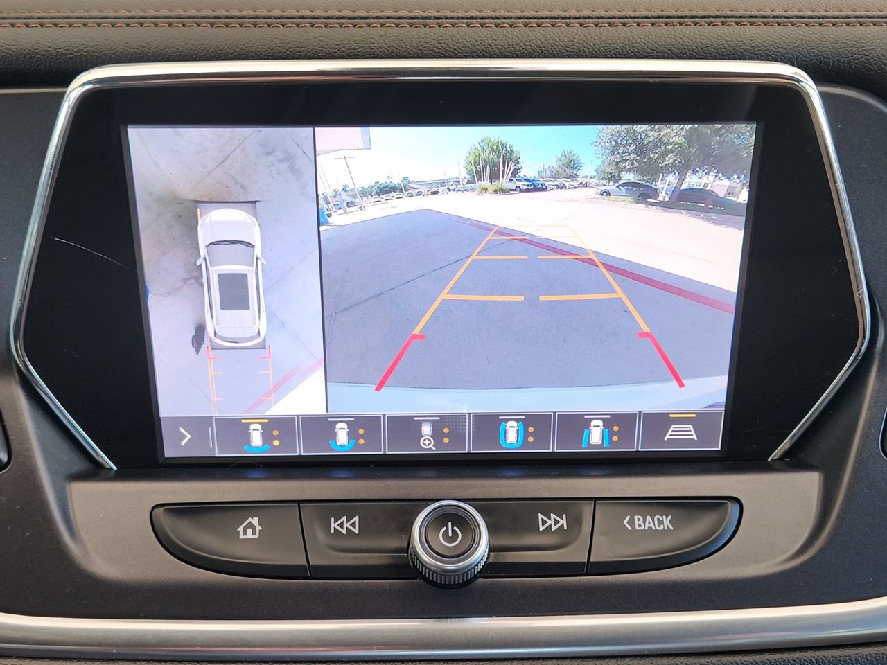 Used 2019 Chevrolet Blazer Premier w/ Driver Confidence II Package FWD image 17