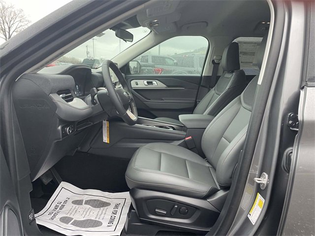 New 2026 Ford Explorer Active w/ Active Comfort Package image 17