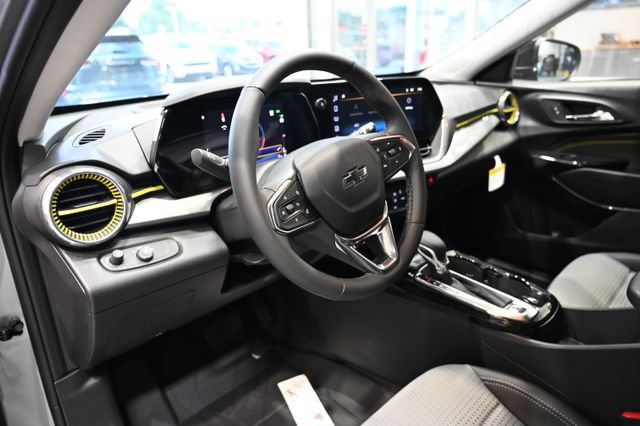 New 2026 Chevrolet Trax LT w/ Driver Confidence Package FWD image 18