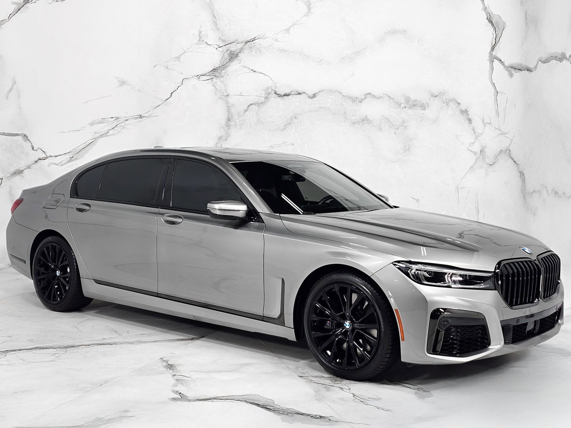 Used 2022 BMW 750i xDrive w/ Executive Package image 3