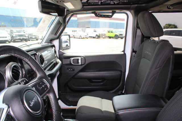Used 2022 Jeep Wrangler Unlimited Sahara w/ Cold Weather Group AWD/4WD image 43