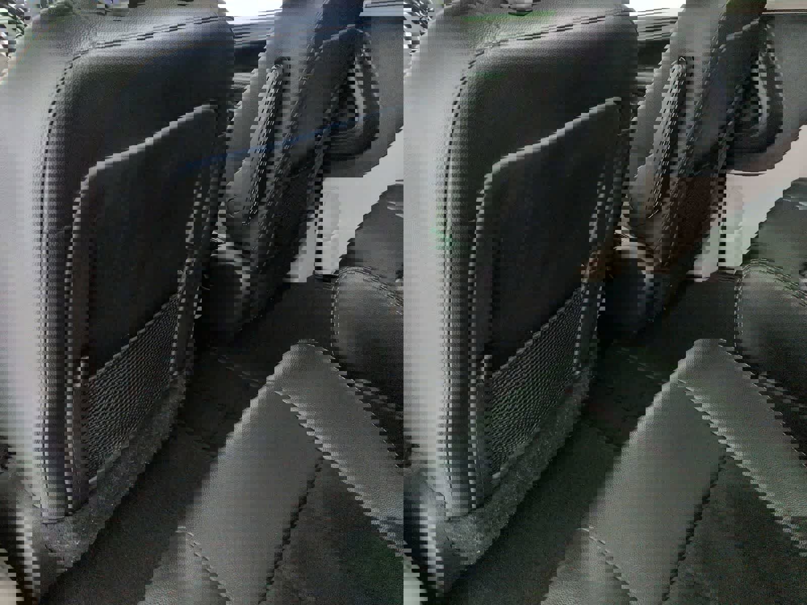 Used 2019 Dodge Grand Caravan SXT w/ Driver Convenience Group image 18