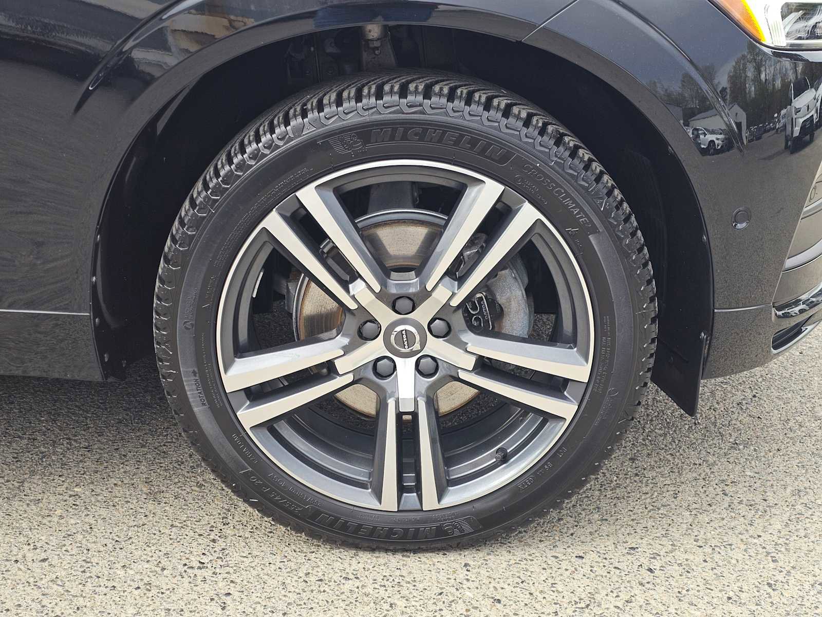 Used 2019 Volvo XC60 T5 Momentum w/ Multimedia Package image 9