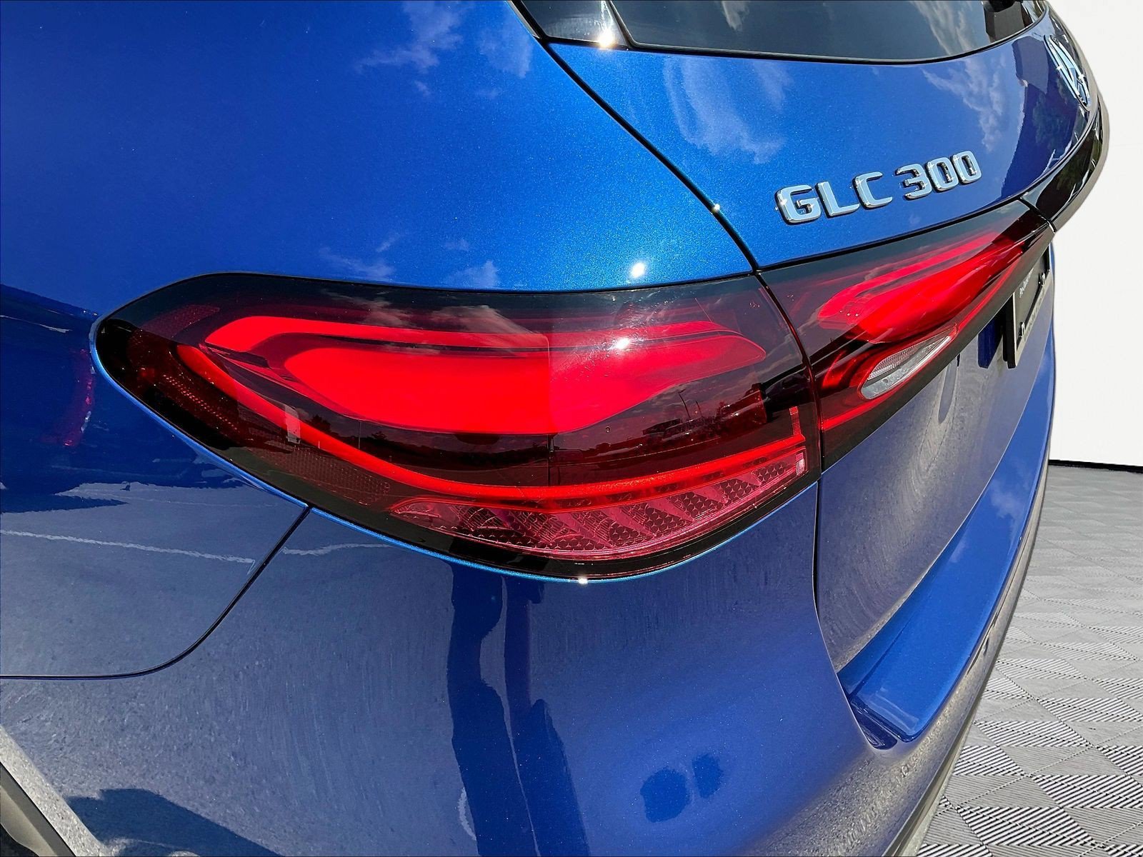 Used 2026 Mercedes-Benz GLC 300 4MATIC image 23