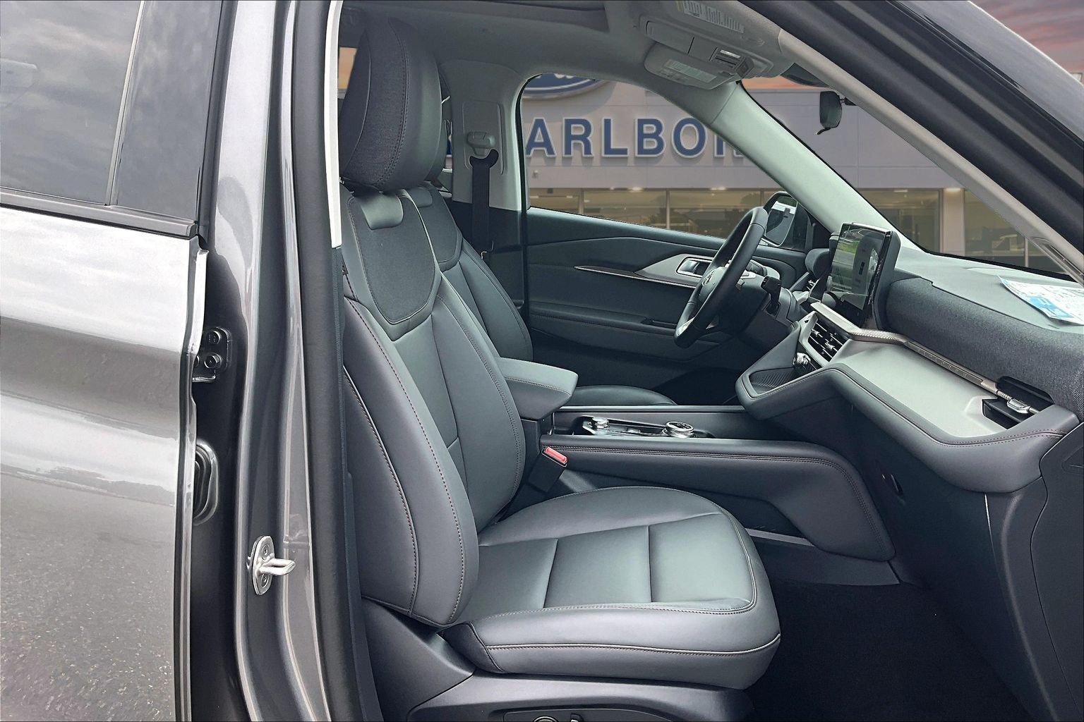 New 2026 Ford Explorer Active w/ Active Comfort Package AWD/4WD image 8