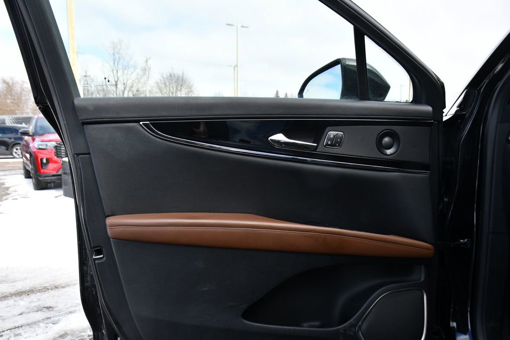 Used 2022 Lincoln Nautilus Reserve w/ Equipment Group 201A image 23