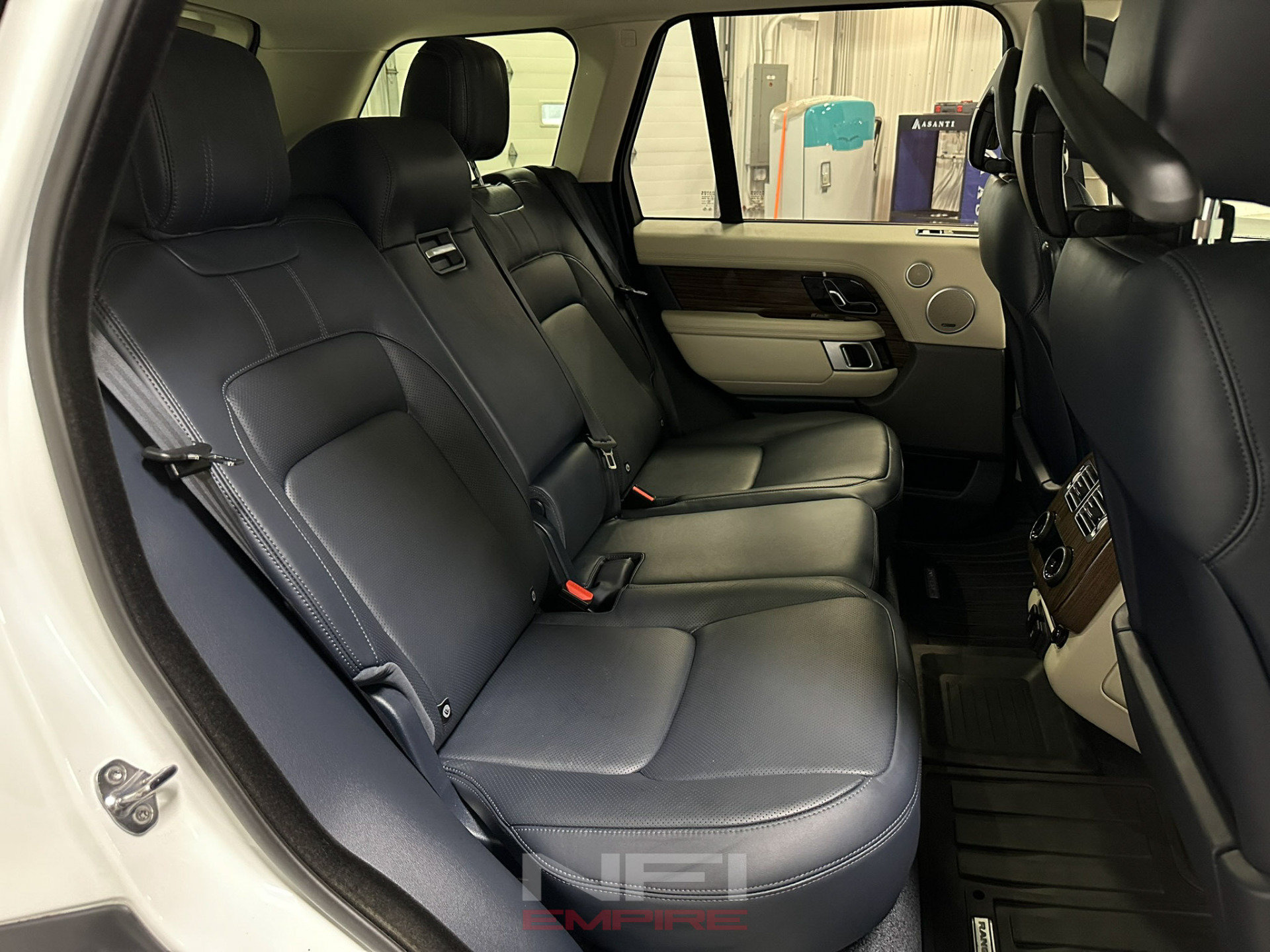 Used 2018 Land Rover Range Rover Supercharged AWD/4WD image 42
