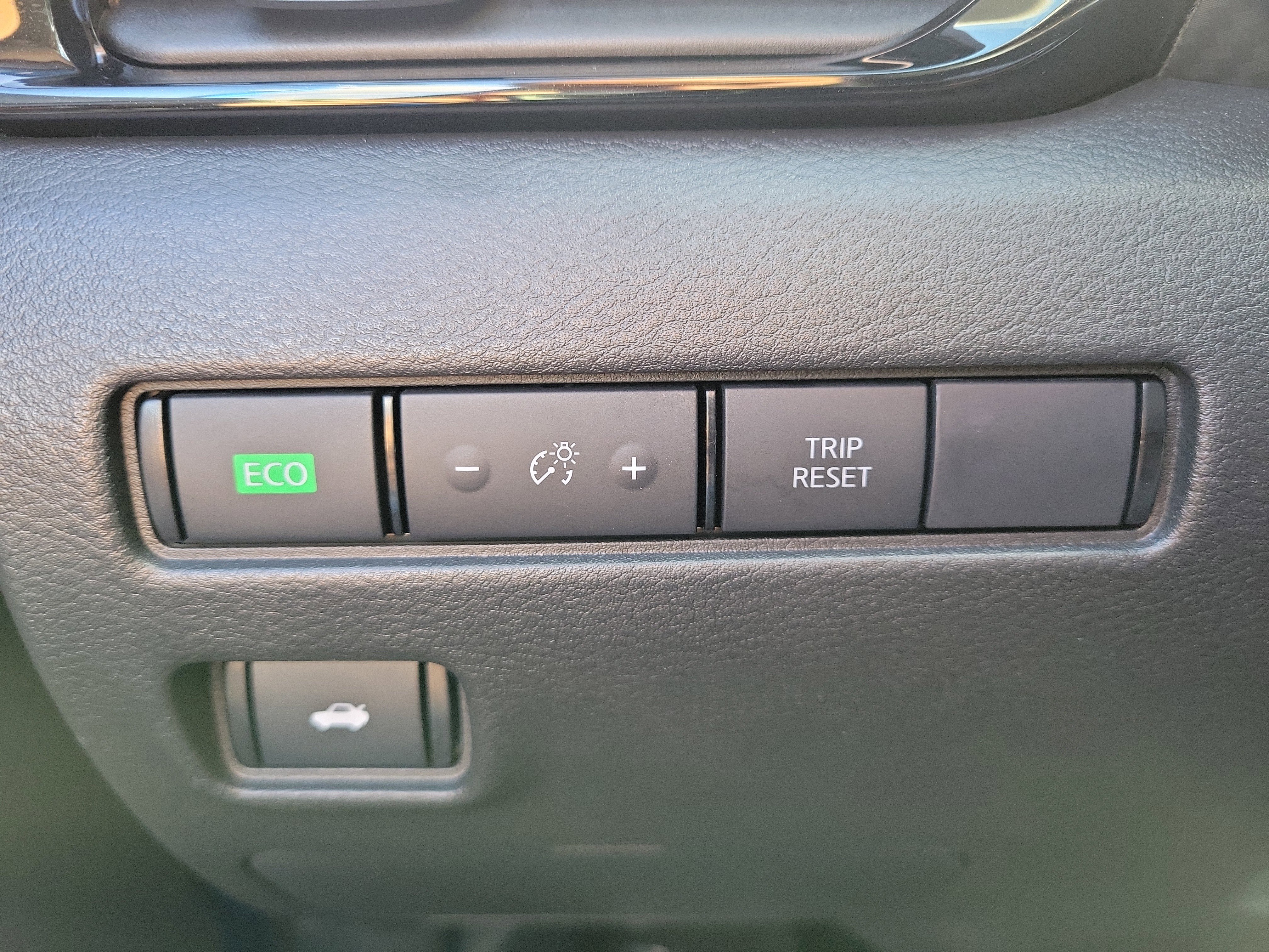 Certified 2024 Nissan Sentra SR FWD image 28