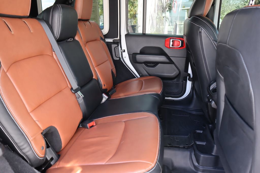 Used 2018 Jeep Wrangler Unlimited Sahara image 23