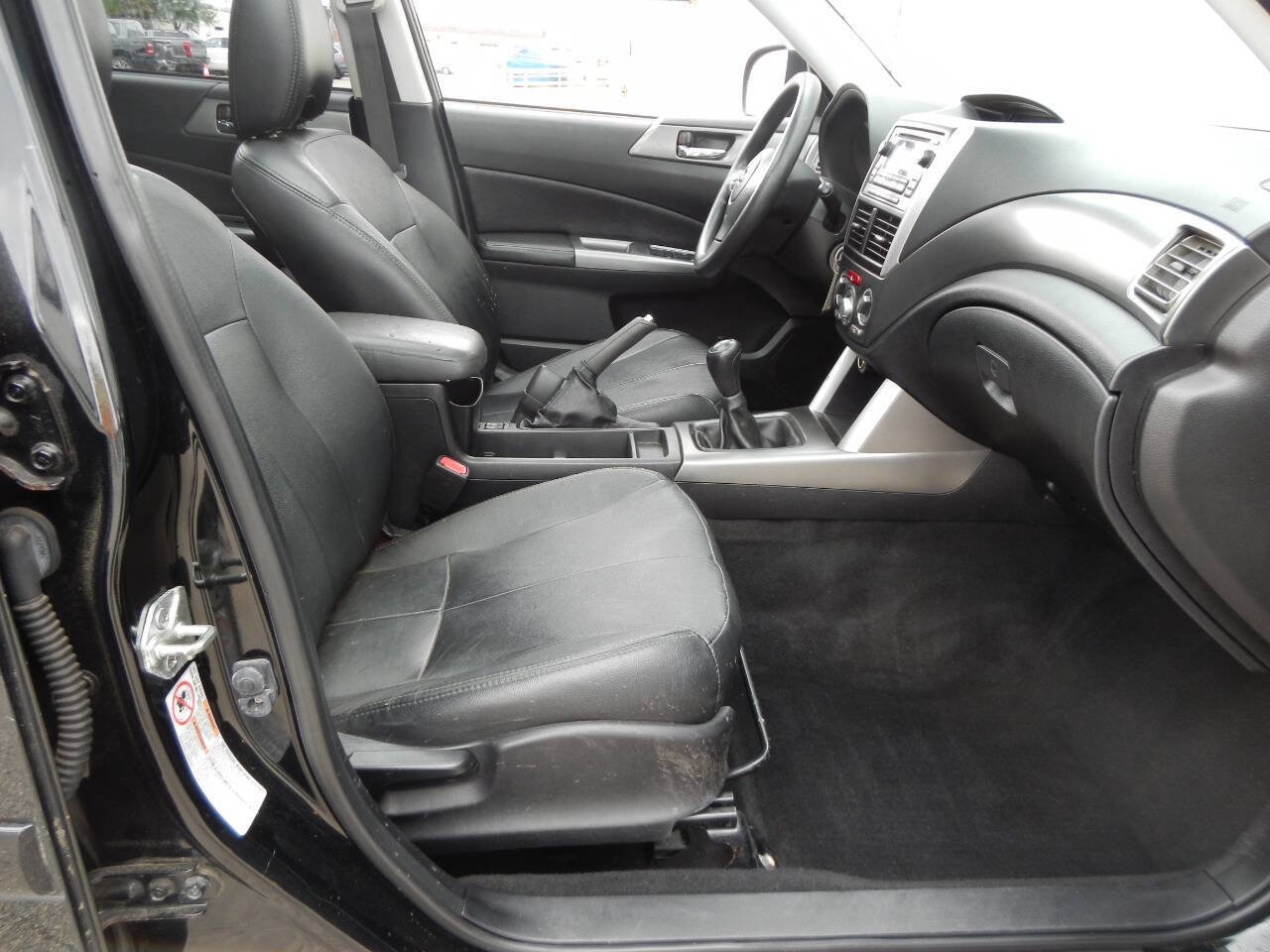 Used 2011 Subaru Forester 2.5X Premium w/ All-Weather Pkg image 36