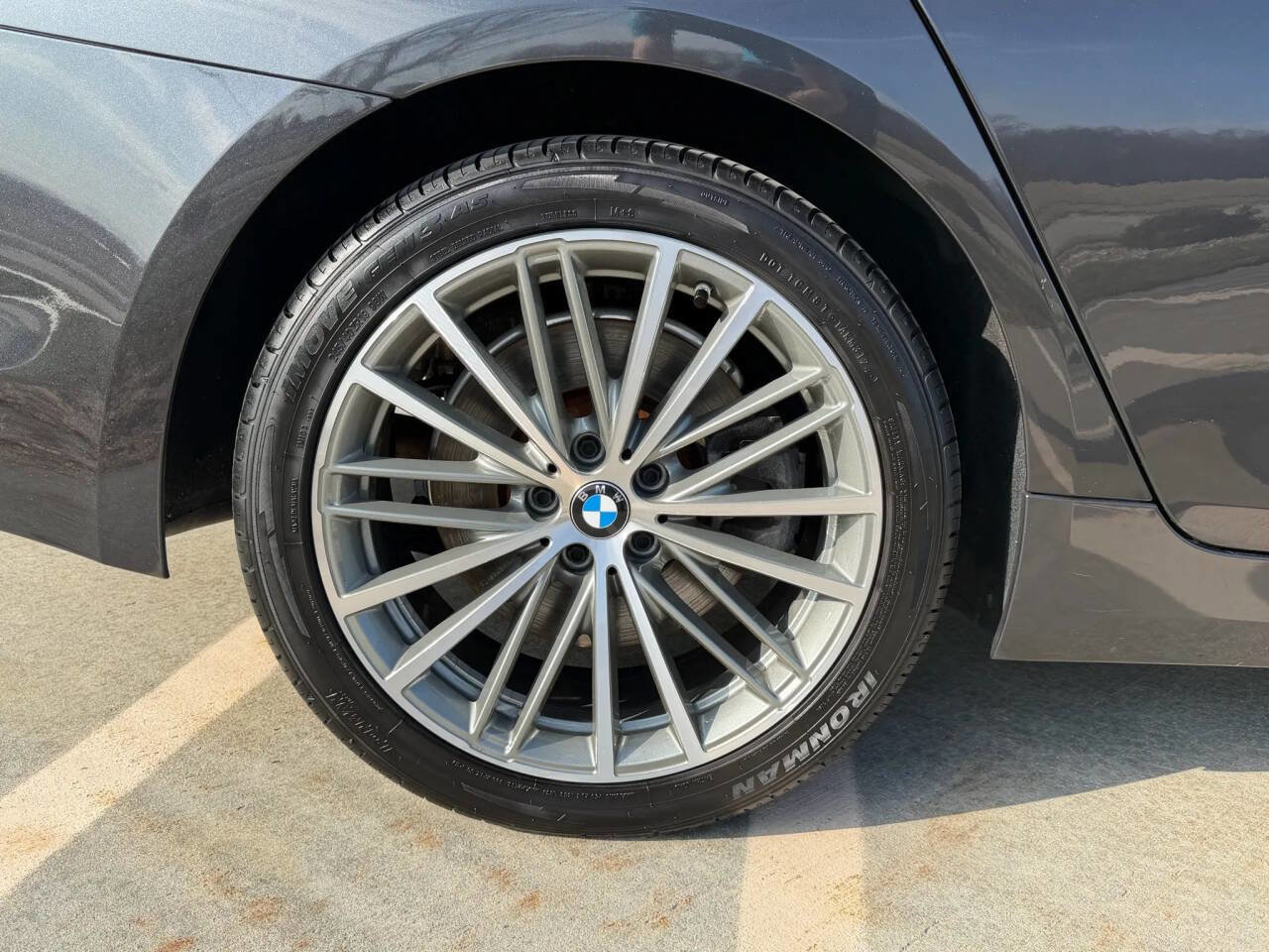 Used 2020 BMW 540i xDrive w/ Premium Package image 33