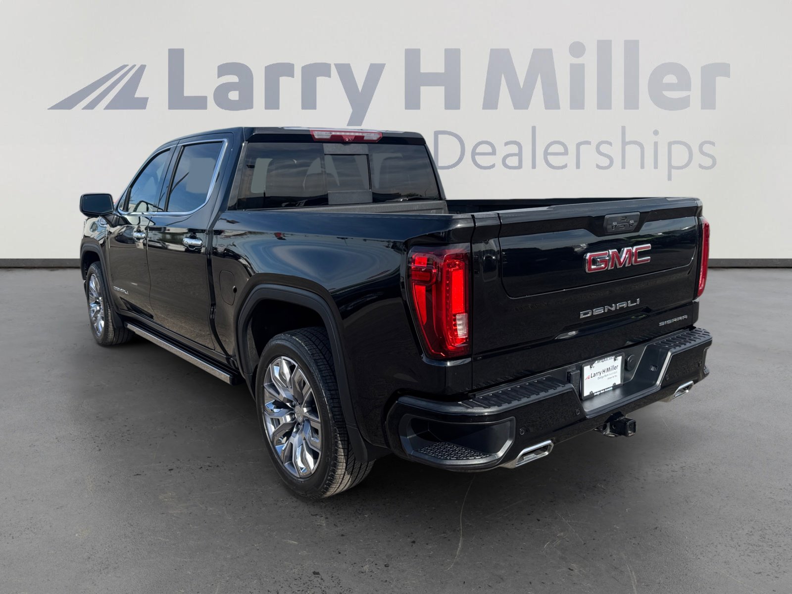 Used 2024 GMC Sierra 1500 Denali w/ Denali Reserve Package image 3