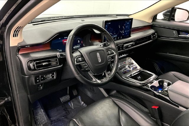 Used 2023 Lincoln Nautilus Reserve w/ Monochromatic Package FWD image 14