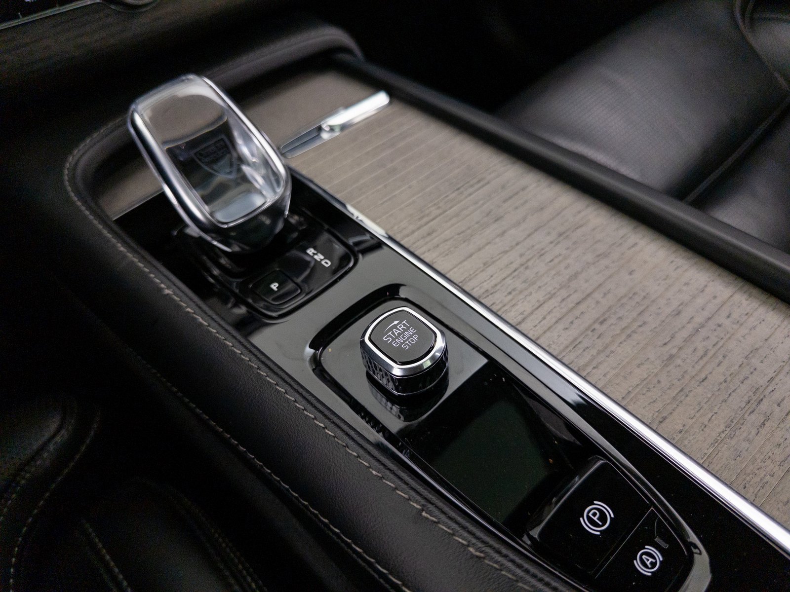 Used 2022 Volvo XC90 T8 Inscription w/ Advanced Package image 28