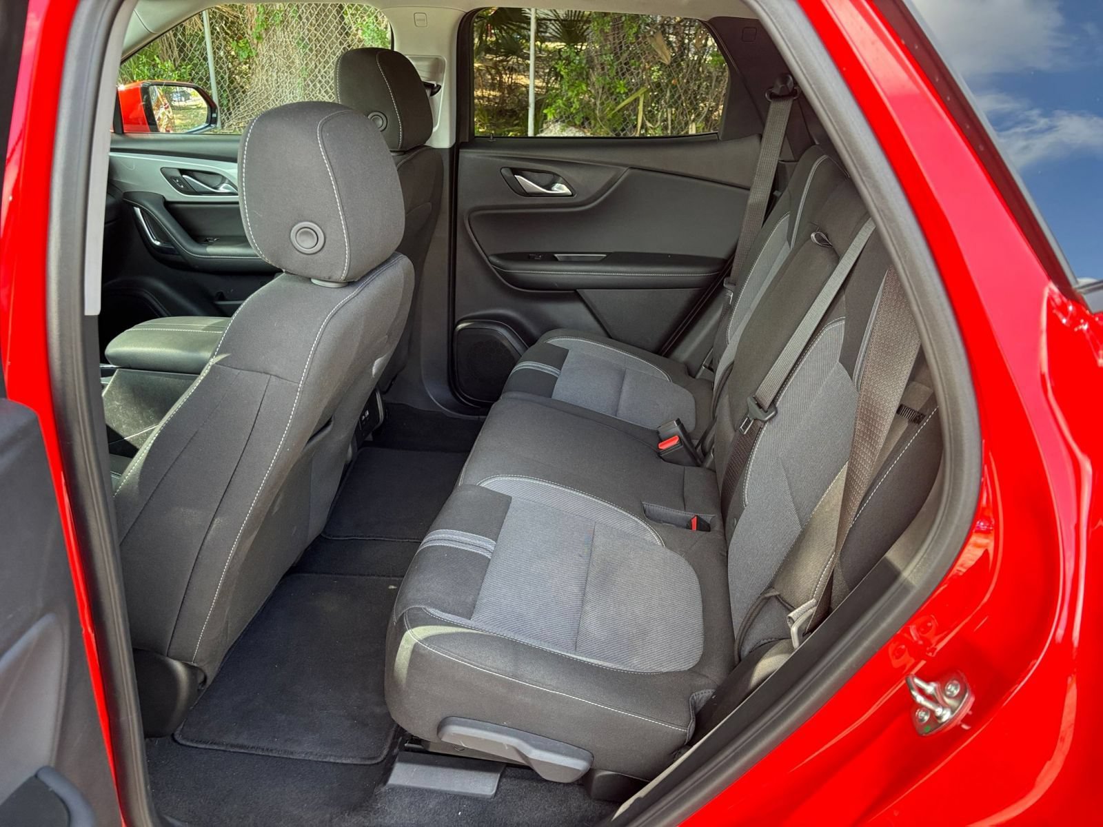 Used 2025 Chevrolet Blazer LT FWD image 27