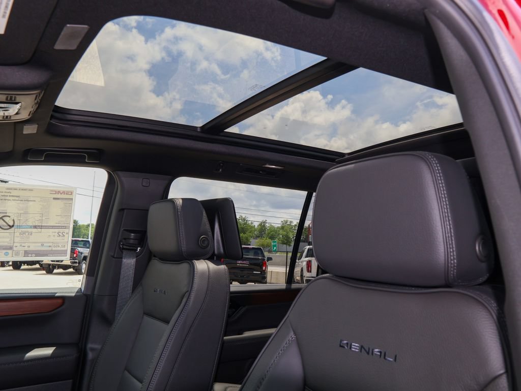 New 2026 GMC Yukon XL Denali w/ Advanced Technology Package AWD/4WD image 11