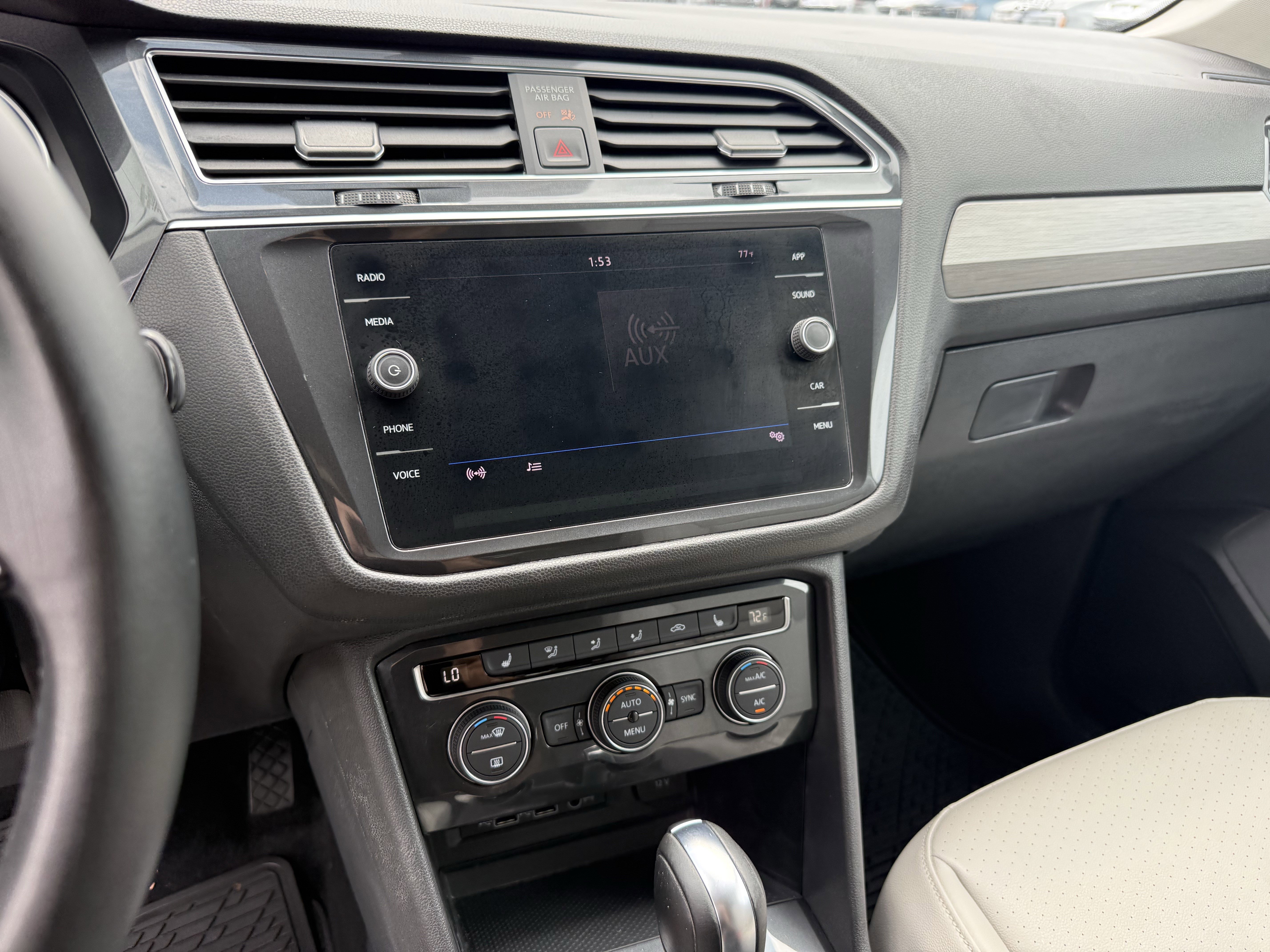 Used 2019 Volkswagen Tiguan SE image 19