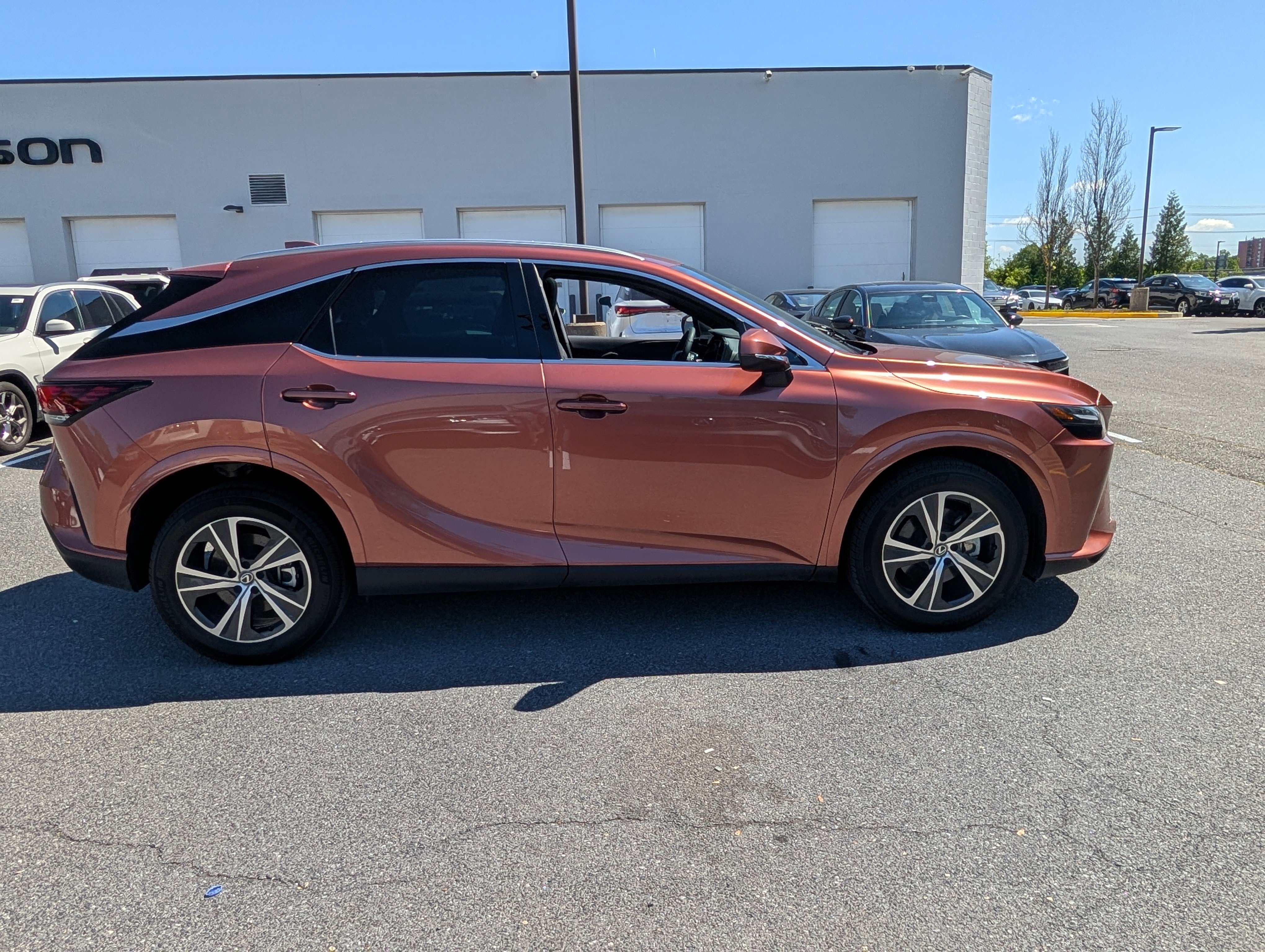 Used 2025 Lexus RX 350 Premium AWD/4WD image 2