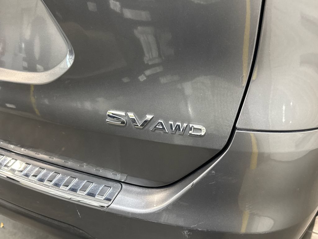 Used 2016 Nissan Rogue SV AWD/4WD image 5