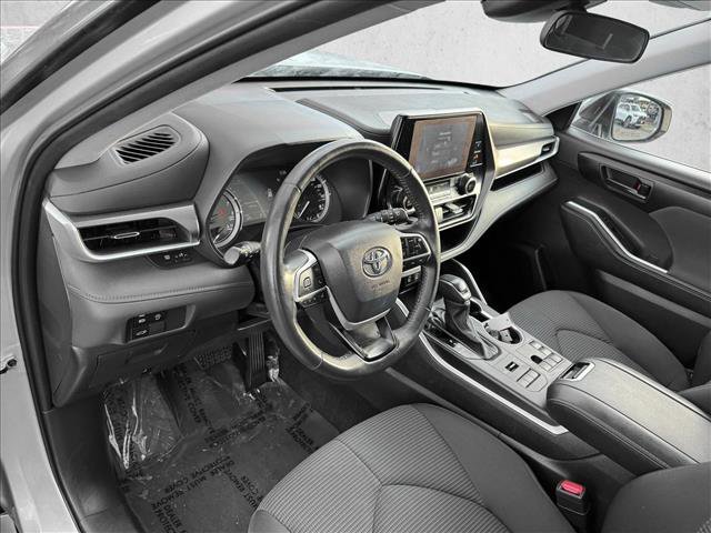 Used 2024 Toyota Highlander LE image 10