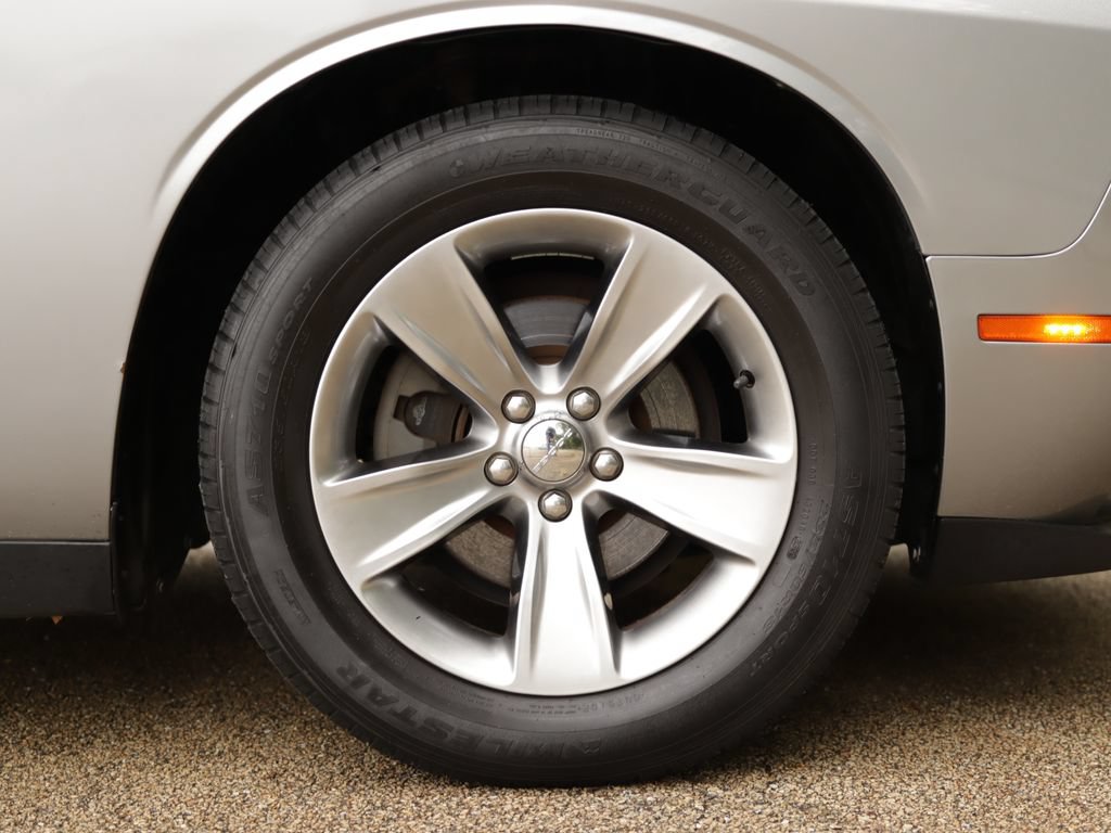 Used 2016 Dodge Challenger SXT RWD image 30