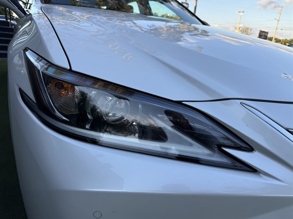 Used 2020 Lexus ES 350 w/ Premium Package FWD image 9