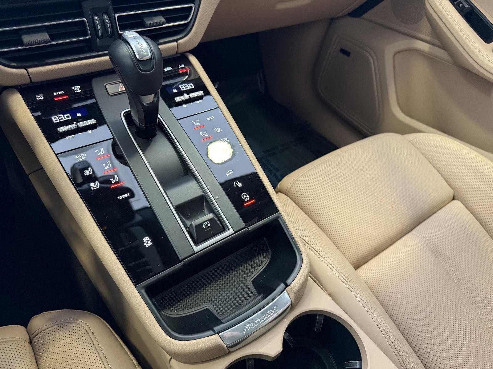 Certified 2025 Porsche Macan Turbo image 19