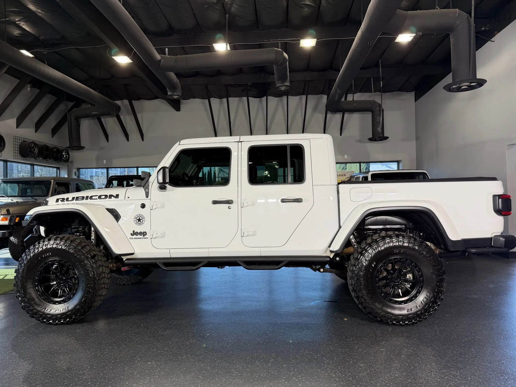 Used 2021 Jeep Gladiator Rubicon AWD/4WD image 8