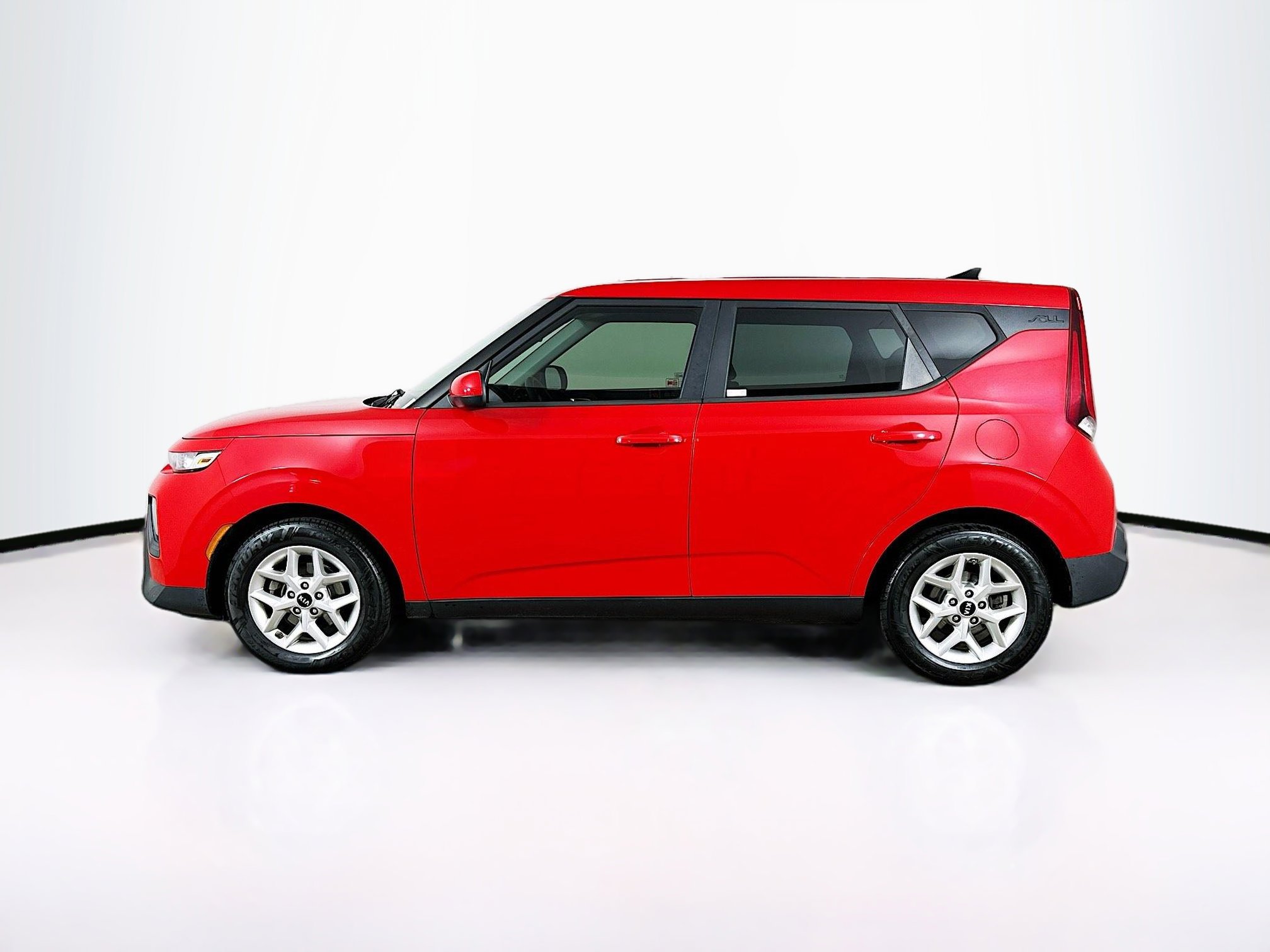 Used 2020 Kia Soul S image 4