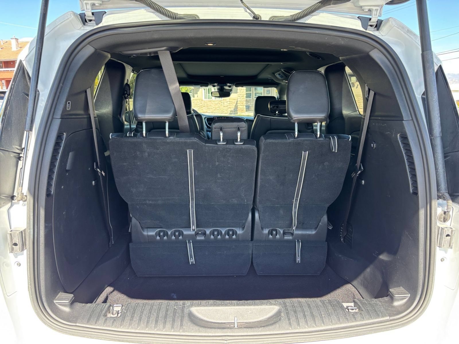 Used 2025 Chrysler Pacifica Limited FWD image 34