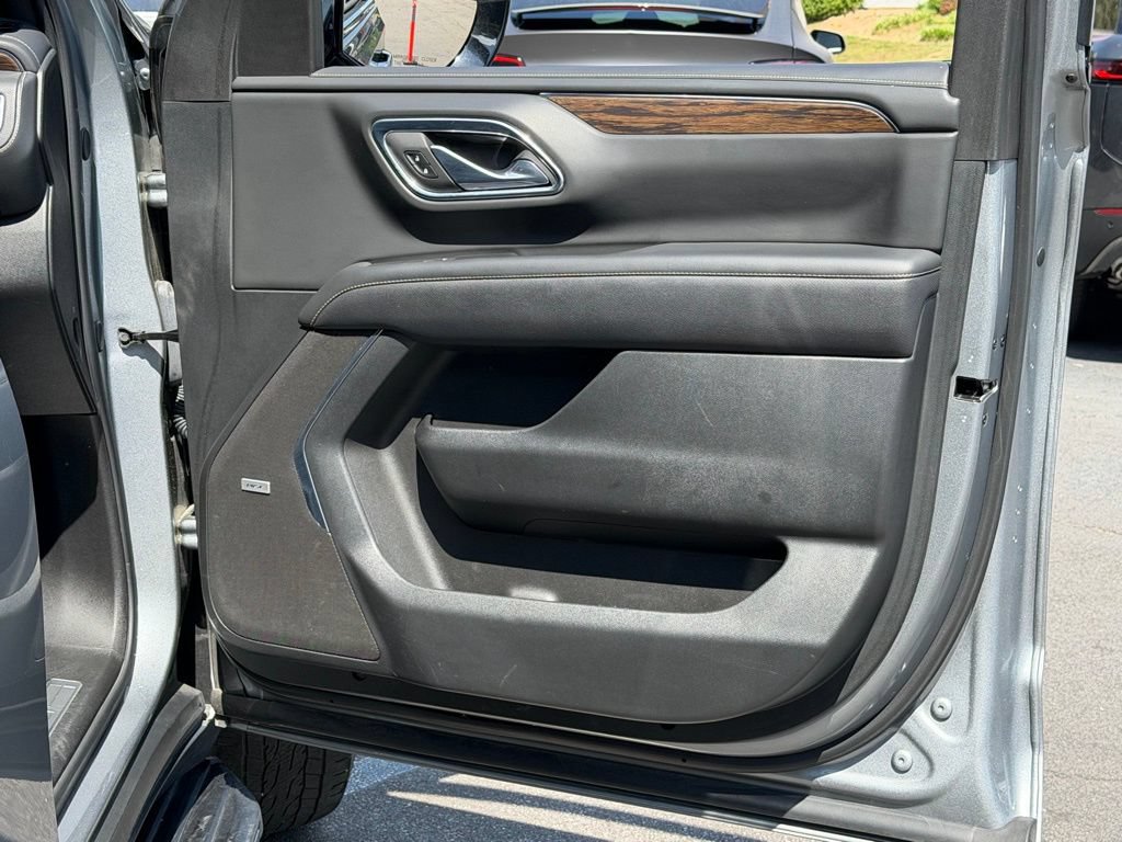 Used 2024 Chevrolet Tahoe Premier AWD/4WD image 38