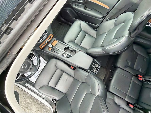 Used 2021 Volvo XC90 T6 Momentum w/ Climate Package image 14