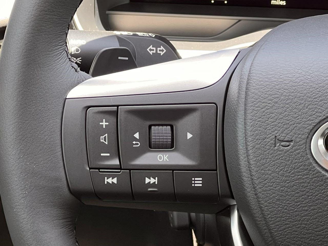 New 2027 INFINITI QX60 Luxe FWD image 12
