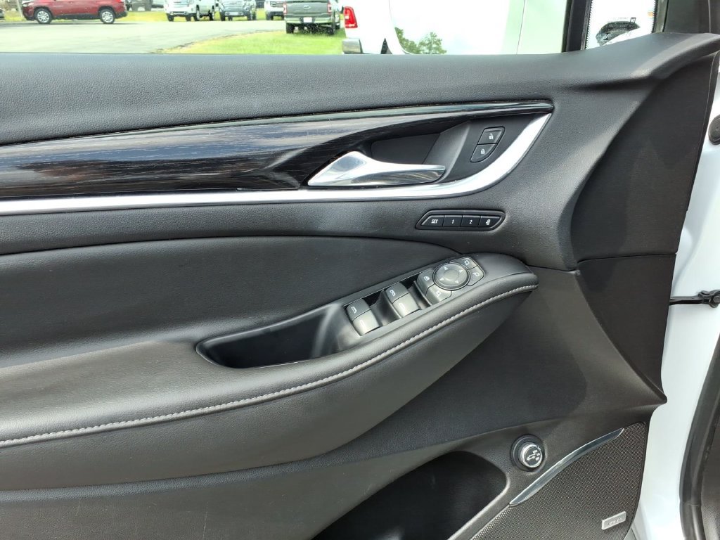 Used 2019 Buick Enclave Avenir w/ Avenir Technology Package FWD image 17