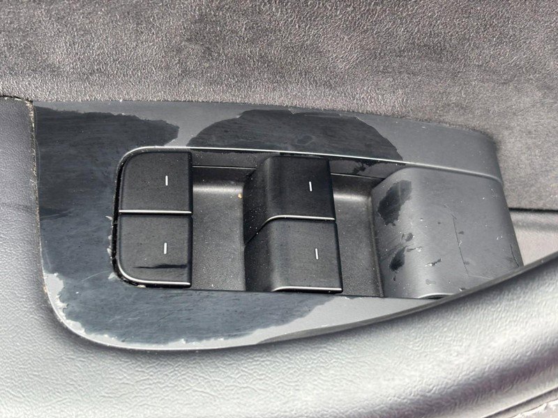 Used 2021 Tesla Model Y Long Range AWD/4WD image 17