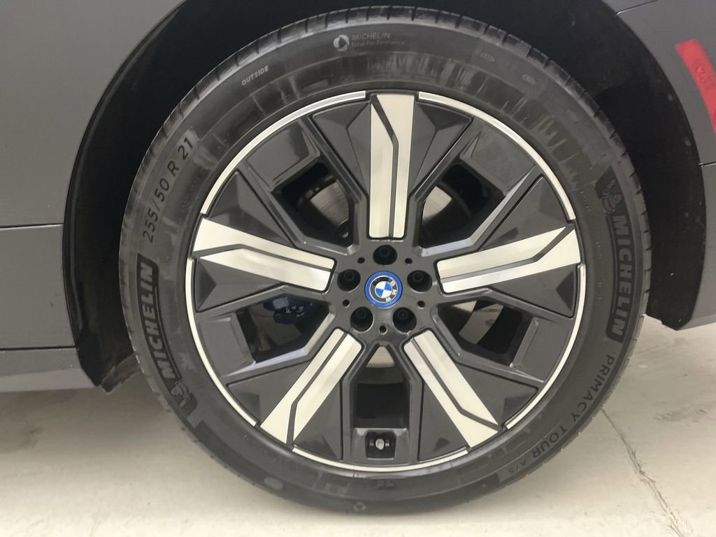 New 2022 BMW iX xDrive50 w/ Premium Package image 11