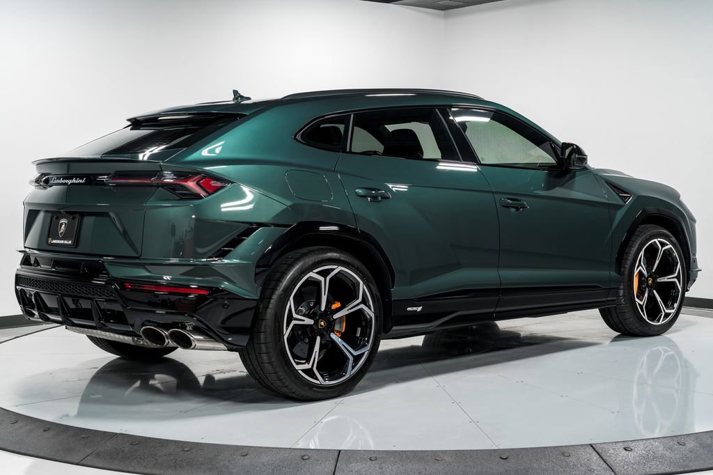 Used 2023 Lamborghini Urus S image 3