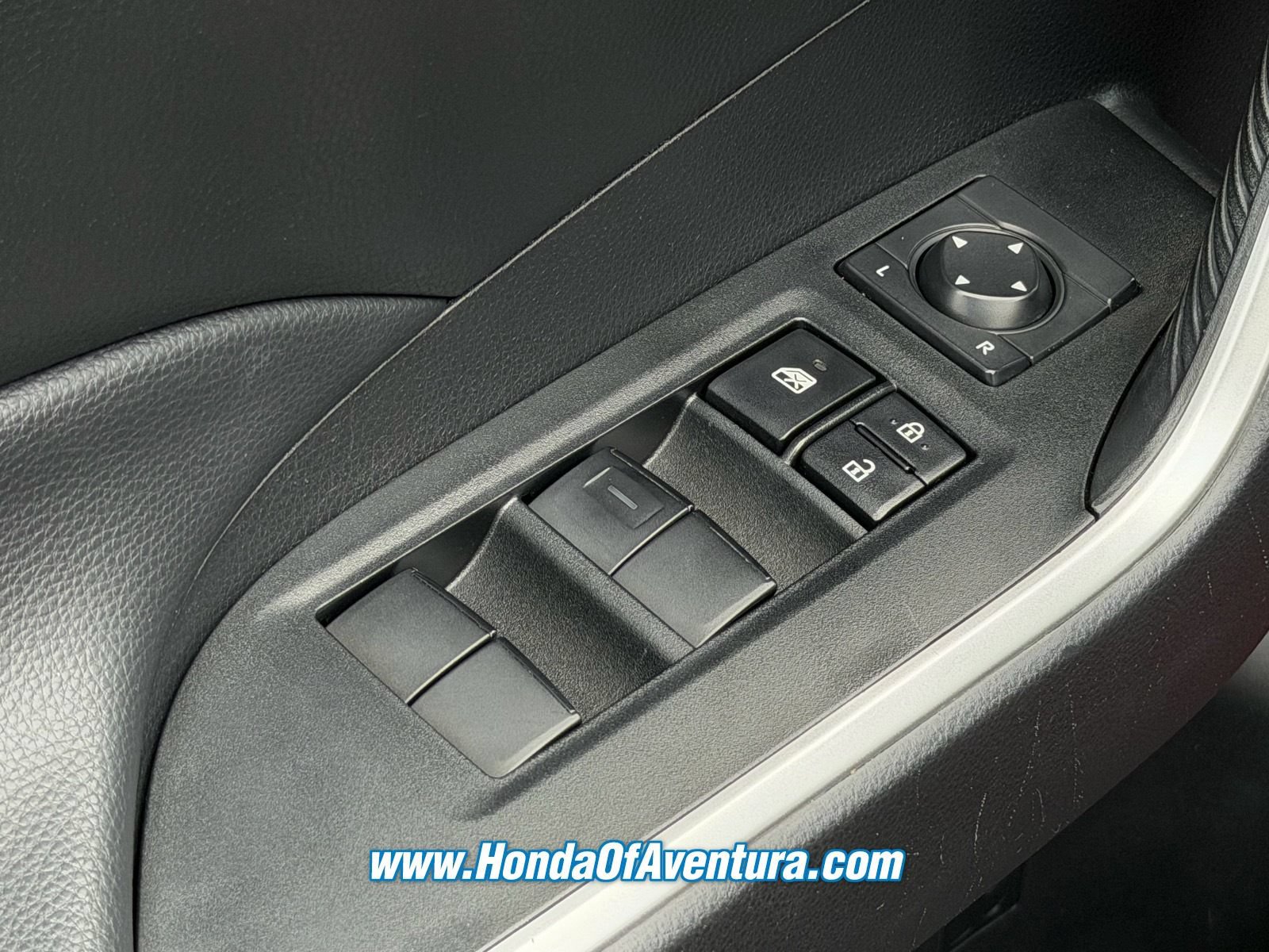 Used 2024 Toyota RAV4 LE AWD/4WD image 24