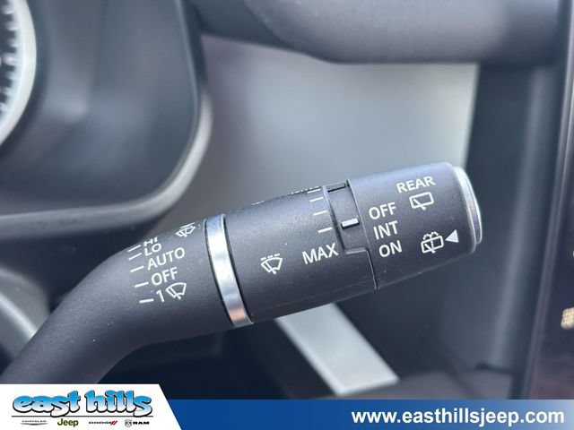 Used 2023 Land Rover Defender 130 SE AWD/4WD image 37