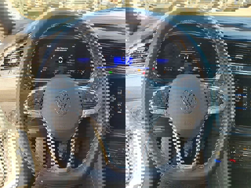 Used 2022 Volkswagen Tiguan SE image 21