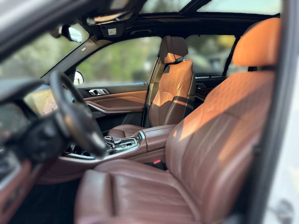 Used 2020 BMW X5 xDrive50i w/ Executive Package AWD/4WD image 13