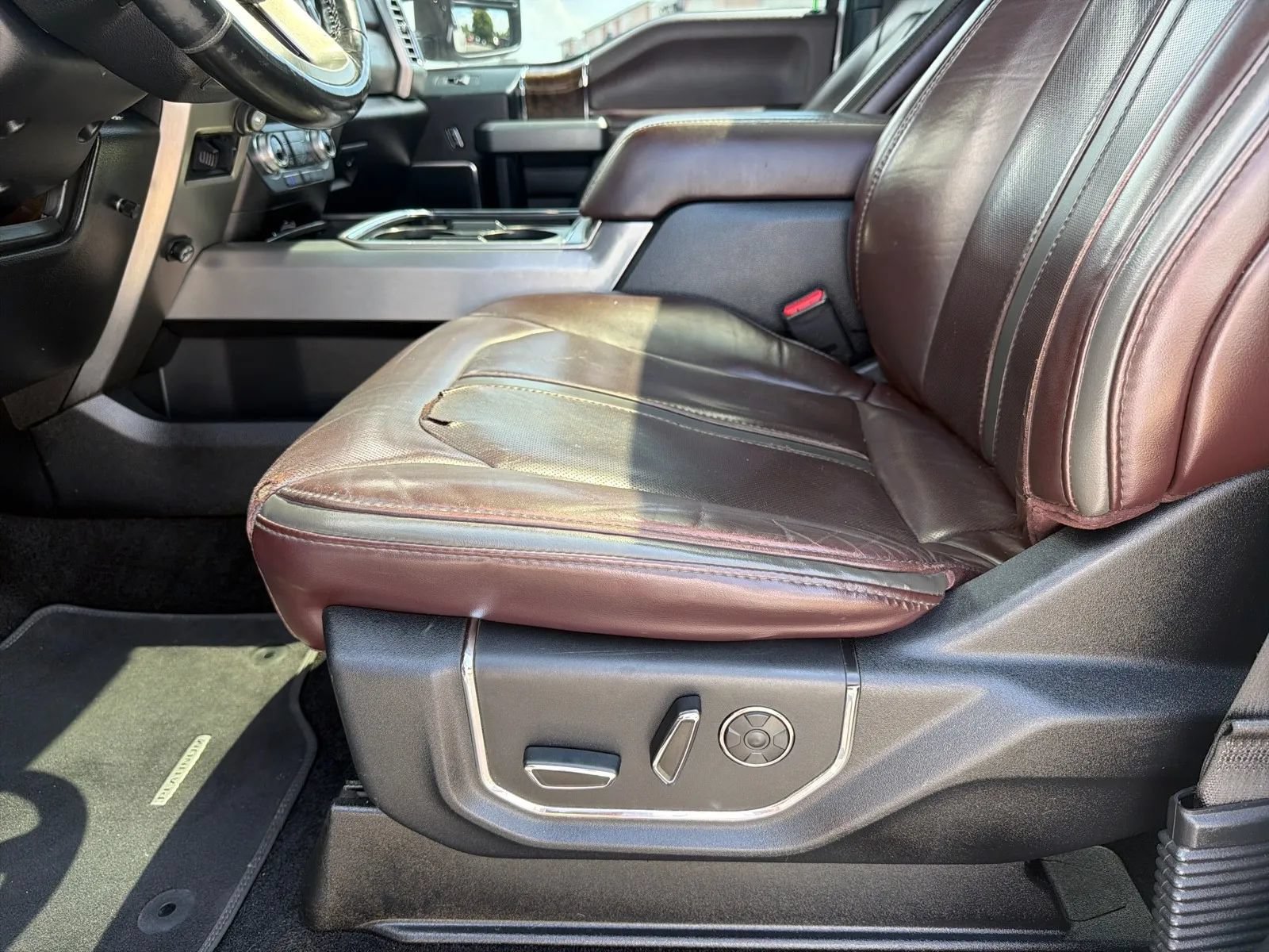Used 2017 Ford F250 Platinum w/ Platinum Ultimate Package AWD/4WD image 44