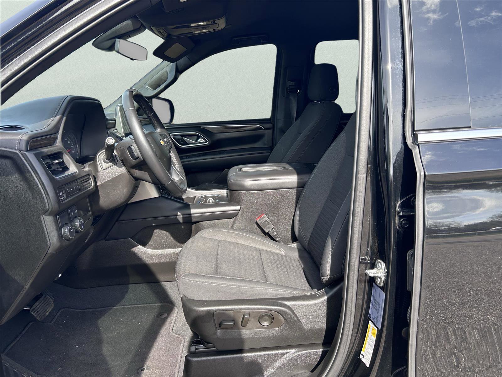 Used 2021 Chevrolet Suburban LS image 39