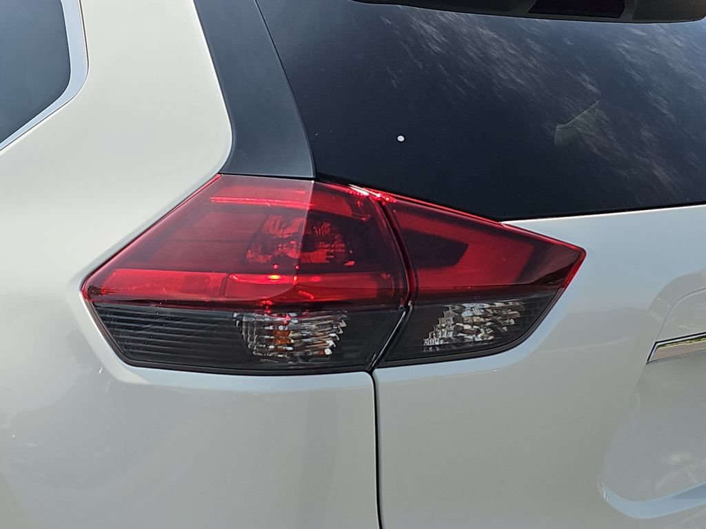 Used 2020 Nissan Rogue SL w/ Premium Package AWD/4WD image 35