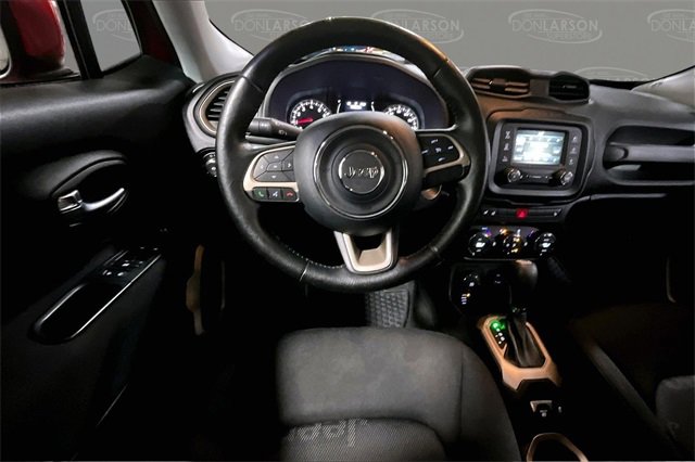 Used 2017 Jeep Renegade Latitude w/ Popular Equipment Group image 18